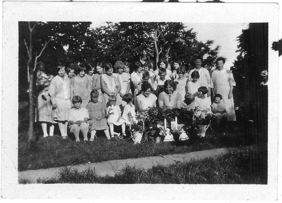 Photograph (14)
Early 1930s from Kansas.  Unidentified.

