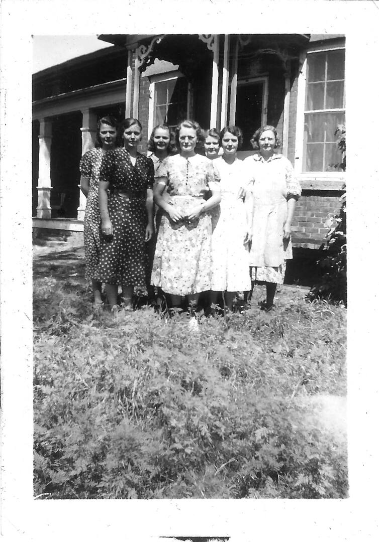 Photograph (36)
1938, Janesville, Wis.  6 sisters: Dorothy, Lula, Marie, Frances, Margaret, Irene and Bertha, the mother.
